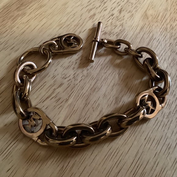 Michael Kors Logo Rose Gold-tone Heavy Chain Link Toggle Clasp Bracelet - Picture 3 of 8